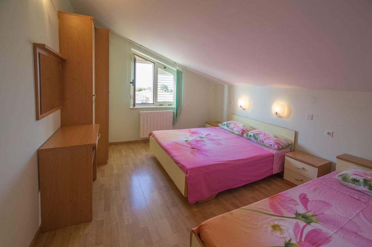 Apartments Luci And Kety Лун Екстериор снимка