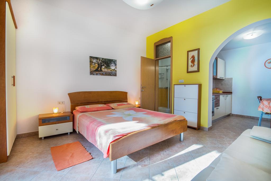 Apartments Luci And Kety Лун Екстериор снимка